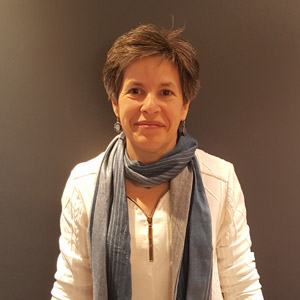 Mme Julie Perreault